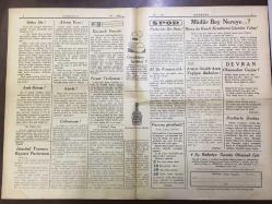 YENİ KÖROĞLU GAZETESİ - 23 TEMMUZ 1932 - SAYI: 443 - SOFRAYI BEKLEYEN ÇORBAYI İÇER DERLER! NE OLACAK, DİYE, DİYE!!? HER ŞEYE ALIŞIP GİDİYORUZ VESSELAM - İNGİLİZLER TÜRKİYE'DE BANKA AÇIYORLAR, PARA VERİYORLAR - PARA! İTALYA'DAN GELECEK - AÇIK HESAP! - İSTANBUL YOSMASI KAYSERİ PASTIRMASI - AFERİN KIZA! - CEHENNEM! - KAÇMAK FENADIR - FIRSAT VERİLMESE - 5 PATLICAN 5 KURUŞ - BOMONTİ RAKI - ÇOCUKLARA İSTİKBAL - FUTBOLDA BİR DERT - PARA MI GÖNÜL MÜ? - MÜDÜR BEY NEREYE? - ARAYA GİRDİK AMA YAĞLIBOYA BAKALIM - DEVRAN OKUMADAN GEÇME! - YAHNİKAPAN OĞLU - ANTİKA KUTU - İPEKİŞ BURSA REKLAMI - BURHANİYESPOR TAKIMI 1932 FOTOĞRAFI