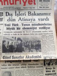 Cumhuriyet Gazetesi - 3 Nisan 1948 - Faşizm İle Komünizmi Ayırt Etmek Doğru Değildir Köşe Yazısı - Berlin'de Durum Gittikçe Vahim Bir Safhaya Giriyor - Sovyetler İngiliz Amerikan Bölgesi Yakınına Zırhlı Birlikle Sevkettiler - Dışişleri Bakanımız Necmettin Sadak Dün Atina'ya Vardı - Fındıklı'da Güzel Sanatlar Akademisi Yangınında Kasıt Var Fotoğrafı - Ankara Üniversitesi Rektörü Şevket Aziz Kansu'nun Odasında Hadiseye Karışan 80 Genç Mahkemeye Verildi - Şehir Tiyatrosundaki Hadise Mahkemeye intikal Etti - Cahide Sonku ve Hüseyin Kemal Gürman Tarafından Şevket Bayatlıya Açılan Hakaret Davası - Kavga İle Biten Şiir Resmigeçidi - Safiye Ayla İle Perihan Altındağ Sözeri Borsa Kıraathanesinde - Goebbels'in Hatıraları Yazı Dizisi - Yeni Kitaplardan 10 Tanesi Yazan Kemal Salih Sel - Huzur Yazan Ahmet Hamdi Tanpınar Yazı Dizisi - Deli İmiş Yazan Burhan Felek Köşe Yazısı - Zehirli Kucak Filmi Elhamra Sinemasında -Müzeyyen Senar Işıl Ve Zehra Bilir Beyoğlu Eski Novotni Oteli Altında Saz Salonunda