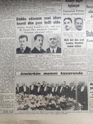 Cumhuriyet Gazetesi - 31 Ekim 1945 - Krizin En Şiddetli Safhası Yazan Nadir Nadi Köşe Yazısı - Truman İle Attle 11 Kasım'da Görüşecekler - Cumhuriyet Bayramımızın Hariçte Uyandırdığı Akisler - Evvelki Gün Ankara'da Yapılan Geçit Resminde Milli Şef Ve Kahraman Ordu Fotoğrafı - Arap Birliği Konseyi Bugün Toplanıyor Toplantıda Filistin Davası Görüşülecek - Etibba Odasının Yeni İdare Heyeti Dün Gece Belli Oldu - Baha Varnalı - Atatürk'ün Manevi Huzurunda Fotoğrafı - Çin'deki Savaş - Bugün Saraçoğlu Mahallesi Merasimle Açılmıştır - Bulgaristan'daki Hadiseler Ecnebi Muhabirlerinin Telgraflarına Yeniden Sansür Kondu - En Büyük Aşkım Bugün Marmara Sinemasında - Leyla'nın Aşkı Milli Ve Alemdar Sinemalarında - Cumhuriyet Rejimi Ve Vatandaşlık Fazileti Yazan Profesör Doktor Yavuz Abadan - Merhum Sami Yetikin Evindeki Müzayede Yazan Fikret Adil - Drakula'nın Oğlu Alkazar Sinemasında - Don Juan Şark Sinemasında - Bir Aşk Gecesi Nakleden Hamdi Varoğlu Yazı Dizisi - Hasan Ali Yücel Londra Radyosunda