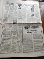 Cumhuriyet Gazetesi - 21 Kasım 1967 - Metternich 2 Yazan Nadir Nadi Köşe Yazısı - Kıbrıs'a Her An Önemli Ölçüde Kuvvet Çıkarmamız Bekleniyor - Johnson Bir Mektup Daha Gönderdi - İstanbul'da Sivil Savunma Tedbirleri Tamamlandı - Rum Baskını Sırasında Geçitkale'de Şehit Edilen Bir Türk Mücahidi Fotoğrafı - Gençlik Kıbrıs'a Gönüllü Topluyor - Rum Ticarethaneleriyle Alışveriş Boykot Edildi - Bülent Ecevit - Elefteria Gazetesi Türklerin Öldürülmesini Temizlik Harekatı Olarak Niteledi Fotoğrafı - Türkiye Yunanistan Yazan İlhan Selçuk Köşe - Ernest Hemingway'in Gözüyle Atatürk Türkiyesi Derleyen Mehmet Barlas Yazı Dizisi - Dişi Bond Çizgi Roman - İstanbul Üniversitesinde Kayıtlar 27 Kasım'da Kapanıyor - Erkut Taçkın Ve Gönül Turgut Trafik Kazası Geçirdiler - İdil Biret'in Turnesi Fotoğrafı - Haftanın Melodileri - Atilla Berkan Orkestrası Fotoğrafı - Tiyatro Yağma Özdemir Nutku - Atletico Madrid Göztepe İle Maç Yapmak İçin Geldi - Kıbrıs'ta Vahşetin Adı Zafer Olmuş Bize Mehmetçik Gerek Foto