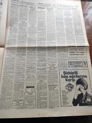 Cumhuriyet Gazetesi - 21 Kasım 1967 - Metternich 2 Yazan Nadir Nadi Köşe Yazısı - Kıbrıs'a Her An Önemli Ölçüde Kuvvet Çıkarmamız Bekleniyor - Johnson Bir Mektup Daha Gönderdi - İstanbul'da Sivil Savunma Tedbirleri Tamamlandı - Rum Baskını Sırasında Geçitkale'de Şehit Edilen Bir Türk Mücahidi Fotoğrafı - Gençlik Kıbrıs'a Gönüllü Topluyor - Rum Ticarethaneleriyle Alışveriş Boykot Edildi - Bülent Ecevit - Elefteria Gazetesi Türklerin Öldürülmesini Temizlik Harekatı Olarak Niteledi Fotoğrafı - Türkiye Yunanistan Yazan İlhan Selçuk Köşe - Ernest Hemingway'in Gözüyle Atatürk Türkiyesi Derleyen Mehmet Barlas Yazı Dizisi - Dişi Bond Çizgi Roman - İstanbul Üniversitesinde Kayıtlar 27 Kasım'da Kapanıyor - Erkut Taçkın Ve Gönül Turgut Trafik Kazası Geçirdiler - İdil Biret'in Turnesi Fotoğrafı - Haftanın Melodileri - Atilla Berkan Orkestrası Fotoğrafı - Tiyatro Yağma Özdemir Nutku - Atletico Madrid Göztepe İle Maç Yapmak İçin Geldi - Kıbrıs'ta Vahşetin Adı Zafer Olmuş Bize Mehmetçik Gerek Foto
