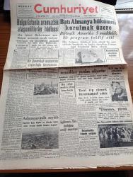 Cumhuriyet Gazetesi - 9 Nisan 1948 - Umumi Af Tasarısı Köşe Yazısı - Bulgaristanla Aramızdaki Ataşemiliterler Hadisesi - Batı Almanya'da Hükümet Kurulmak Üzere Birleşik Amerika 5 Maddelik Bir Program Teklif Etti - Bir Amerikalı Yazara Göre Türk Rus Savaşında Bizim 4 Günden Fazla Dayanabileceğimize İstanbul'da Kimse İnanmıyormuş - Adapazarı'nda Sel Fotoğraf - Romanya'dan Firarlara Kızılordu Mensupları Yardım Ediyorlar - Beş Yıllık Maden Planı - Yeni Tip Ekmek Kararnamesi Çıktı - İstanbul'da Köpek Salgını - Düşman Piyesi Şehir Tiyatrosundaki Hadise'nin Dünkü Muhakemesi Fotoğraf - Goebbels'in Hatıraları Yazı Dizisi - Damga Filmi Taksim Sinemasında - Türkiye İktisat Mecmuası 3. Sayısı Çıktı - John Steinbeck'in Gazap Üzümleri Remzi Kitabevinde - Huzur Yazan Ahmet Hamdi Tanpınar Yazı Dizisi - Çimento Meselesi Yazan Burhan Felek Köşe Yazısı - Austin 1948 Model Binek Otomobilleri - Bugünkü Radyo Programı - Muammer Karaca Opereti Maksimde Hangisi Oyunu - Dermoliv Uyuz Ve Deri Hastalığı İçin