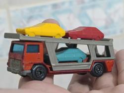 Red Kit Düldül Tenten figür oyuncak biblo.Tipitip Joe Dalton ma anne Dalton anahtarlık süs.Eskilerden mini model araba taşıyıcı transporter araba.Koleksiyon vintage retro nostalji hediye tasarım dekor antika reklam promosyon minyatür diorama
