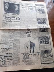 Cumhuriyet Gazetesi - 21 Aralık 1953 - Harp Sanayimizin inkişafı Köşe Yazısı - Yeni Petrol Kanunu Tasarısı Hazırlandı - Fransa'da Cumhurbaşkanı Seçilemiyor - Adnan Menderes CHP Neşriyatına Cevap Verdi - Milli Takım Namzetleri Dün Brezilyanın Cruzeiro Takımı İle Yaptığı Maçı 3 1 Kazanmıştır - İran'da Doktor Musaddık Hakkında Karar - Cüzamlı Kadın Yazan Guy Des Cars Yazı Dizisi - Büyük Atatürk İçin Okutturulan Mevlid - Allah Taksimi Yazan Burhan Felek Köşe Yazısı - Akbank - Çukurova Takım Koşusu - Milli Maça Dair Futbol Federasyonu Başkanı Orhan Şeref Apak'ın Beyanatı - Danimarka Beşiktaş Maçı Ankara'da Yapılacak - Şöhret Fabrikatörü Guido Orlando Yazı Dizisi - Krem Pertev - Vita Yağ - Siemens Alman Radyoları - Rally Traş Makinesi
