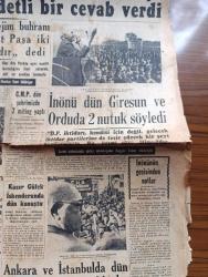 Cumhuriyet Gazetesi - 14 Ekim 1957 - Adnan Menderes Trabzon'da İsmet İnönü'ye Çok Şiddetli Bir Cevap Verdi  Fotoğraf- Celal Bayar Kıbrıs Bizim Malımızdır Dedi Fotoğraf - Mısır Suriye'ye Asker Gönderdi - İstanbul'da İlk Büyük Mitingi Hürriyet Partisi Yapıyor -  Ankara 19  Mayıs Stadı Açıldı  Fotoğraf - Cumhuriyetçi Millet Partisi Dün Şehrimizde 7 Miting Yaptı - 20 Liraya Bir Yahudi Yazan M. Kenan Kan Yazı Dizisi - İblisin Kızı Yazan Guy Des Cars Yazı Dizisi - Vergi Tatbikatı İle İlgili Meseleler Yazan Esad Tekeli - Bedri Rahmi Eyüboğlu Pazartesi Konuşmaları - Seçim Cilveleri Yazan Burhan Felek Köşe Yazısı - Rus Suni Peyki Arz Etrafında Bir Yıl Dönecek - Leyla Gencer Maria Callas'a Rakip - Gaziantep'te Adaylar Seçim Namazına Rağbet Ediyor - Vezüv Emaye Kömür Sobası - Nivea Krem - İstanbulspor Galatasaray İle Yenişemedi - Fenerbahçe Takviyeli Ankaragücünü 3 0  Yendi - Gül Kupası Atletizm Müsabakaları - Balkan Kros Birinciliği Mart'ta Ankara'da Yapılacak - Doğubank