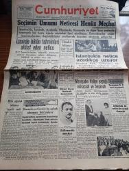 Cumhuriyet Gazetesi - 23 Temmuz 1946 - Millet Olgunluk İmtihanını Başarıyla Verdi Yazan Abidin Daver Köşe Yazısı - Seçimin Umumi Neticesi Henüz Meçhul - İzmir'de Bütün Tahminleri Altüst Eden Netice - İsmet İnönü Evvelki Sabah Ankara'da Reyini Kullanırken Fotoğrafı - İstanbul'da Netice Uzadıkça Uzuyor - Beyoğlu Seçim Heyeti Fotoğrafı - Dünkü Bilanço Ajansa Göre 249 CHP 12 Demokrat Parti Adayı Kazandı - Aydın'da da Halk Partisi Kazandı - Mareşal Fevzi Çakmak'ın Vali Lütfi Kırdar'a Yaptığı Müracaat Ve Beyanatı Fotoğraf - Hikmet Bayur Manisa'da Kazanamadı - Samsun'da Demokrat Parti Kazandı - Müzeyyen Senar Işıl Ve İsmail Dümbüllü Suadiye Çıkardıbinde - Neyzen Tevfik ve Sağlık Müdürlüğü - Marmara Bölgesinde Seçim Yazan Necmi Erkmen - Sonsuz Panayır Yazan Halide Edip Adıvar Yazı Dizisi - Amcabey Ve Gözyaşı Çizen Cemal Nadir -  Çukurovada Seçim Ahmet İhsan Bildiriyor - Sovyetlere Göre İngilizler - Hasan Çocuk Pudrası - Bugünkü Radyo Programı - Borsa - Limanımıza Gelen Ve Giden Vapurlar
