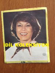 AYTEN ALPMAN'IN FOTOĞRAFLARININ ve ''AYTEN ALPMAN'IN ÖDEDİĞİ VEFA BORCU'' BAŞLIKLI HABER YAZISININ YER ALDIĞI DERGİ SAYFASI (TEK YAPRAK) - 33 x 28 cm EBADINDA - (AÇIKLAMAYI OKUYUNUZ)