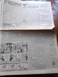 Cumhuriyet Gazetesi - 31 Ağustos 1959 - Ankara'daki Törende 2 Jet İnfilak Etti - Uçak Faciası 50 Bin Kişinin Önünde Cereyan Etti Fotoğraf - 30 Ağustos Zafer Bayramı Bütün Yurdda Kutlandı - Kıbrıslı Rumlar Türkleri Mitralyözle Tehdid Ettiler - İzmir Fuarını Yarım Milyon Kişi Gezdi - Terfi Eden Subaylar Fotoğrafı- Doktor Fazıl Küçük Yeşilköy Havaalanında Fatin Rüştü Zorlu İle Fotoğrafı  - 30 Yıllık Halkın Sesi Gazetesi Kapandı - Atatürk Büyük Taarruzu Günü Gününe Bildiriyor Yazan Haluk Yusuf Şehsuvaroğlu Yazı Dizisi - Ortadirek Yazan Yaşar Kemal Yazı Dizisi - Malazgirtten Dumlupınara Yazan Hasan Ali Yücel Köşe Yazısı - Kadın Ve Çarşaf Yazan Hamdi Varoğlu Köşe Yazısı -Brigitte Bardot Geliyor - Dışişleri Bakanı Fatin Rüştü Zorlu Paris'e Gitti - Burhan Felek - Bir Film Çevirmesi İçin Callas'a 500,000 Dolar Verolecek- Feza Maymunu Baker'e Koca Lazım - Beşiktaş Vefa'yı Dün 4 1 Mağlup Etti - Binicilik Seçmeleri Dün Yapıldı -  Doğubank - Fenerbahçe Bursa'da Güven'i 4 0 Yendi - Komili Zeytinyağı