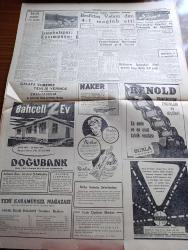 Cumhuriyet Gazetesi - 31 Ağustos 1959 - Ankara'daki Törende 2 Jet İnfilak Etti - Uçak Faciası 50 Bin Kişinin Önünde Cereyan Etti Fotoğraf - 30 Ağustos Zafer Bayramı Bütün Yurdda Kutlandı - Kıbrıslı Rumlar Türkleri Mitralyözle Tehdid Ettiler - İzmir Fuarını Yarım Milyon Kişi Gezdi - Terfi Eden Subaylar Fotoğrafı- Doktor Fazıl Küçük Yeşilköy Havaalanında Fatin Rüştü Zorlu İle Fotoğrafı  - 30 Yıllık Halkın Sesi Gazetesi Kapandı - Atatürk Büyük Taarruzu Günü Gününe Bildiriyor Yazan Haluk Yusuf Şehsuvaroğlu Yazı Dizisi - Ortadirek Yazan Yaşar Kemal Yazı Dizisi - Malazgirtten Dumlupınara Yazan Hasan Ali Yücel Köşe Yazısı - Kadın Ve Çarşaf Yazan Hamdi Varoğlu Köşe Yazısı -Brigitte Bardot Geliyor - Dışişleri Bakanı Fatin Rüştü Zorlu Paris'e Gitti - Burhan Felek - Bir Film Çevirmesi İçin Callas'a 500,000 Dolar Verolecek- Feza Maymunu Baker'e Koca Lazım - Beşiktaş Vefa'yı Dün 4 1 Mağlup Etti - Binicilik Seçmeleri Dün Yapıldı -  Doğubank - Fenerbahçe Bursa'da Güven'i 4 0 Yendi - Komili Zeytinyağı