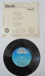 45'LİK PLAK: HAMİYET YÜCESES, Makber (Her Yer Karanlık) Kısım 1 - 2