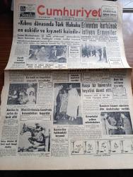 Cumhuriyet Gazetesi - 25 Temmuz 1956 - Kıbrıs Davasında Türk Hukuku En Eskidir Ve Kıymeti Haizdir - Erivandan Kurtulmak İsteyen Ermeniler -  İsmet İnönü Taşlıktaki Evinde Kıbrıs Hakkında Konuşurken Fotoğraf -  Başbakan Adnan Menderes Afganistana Hareket Etti -  Lozan Muahedesinin 33. Yıldönümü - Binicilerimizin Londra'da Kazandıkları Başarılar - Binicilik Ekibi Kaptanı Binbaşı Salih Koç Fotoğraf - Gülhane Parkında Yapılan Ev Kedi ve Köpekleri Arasında Müsabaka - Beynelmilel Yelken Müsabakaları - İki Devrin Perde Arkası Yazan Samih Nafiz Tansu Yazı Dizisi - Karanlıkta Sesler Yazan Perihan Zorlu Yazı Dizisi - Mussolini'nin Çocuklarına Maaş Bağlanıyor -Yeni Araba Vapurları - Borsa - Adalar Güzeli Ve Film Yıldızı Ayten Çankaya Puro Tuvalet Sabunu Kullanıyorum Diyor - Karacaoğlan Yazan Yaşar Kemal Resimleyen Münif Fehim Yazı Dizisi - Resimli Romanımız Kraliçenin Gerdanlığı Yazan Pierre Gordeaux - Tenisçi Nazmi Bari Fotoğraf - Futbol Hakem Mektebi Açılıyor - Novi Belgrad Voleybol Takımı