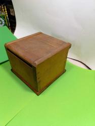 ÇY10-----EL YAPMI ESKİ AHŞAP KUTU