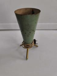 ESKİLERDEN PİRİNÇ AYAKLI KONİK MASA LAMBASI