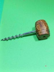 TR2----AHŞAP FIÇI ŞEKLİNDE SAPLI TİRBÜŞON