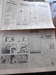 Cumhuriyet Gazetesi - 30 Aralık 1961 - Hangi Sistem Yazan Nadir Nadi Köşe Yazısı - Mebus Maaşlarına Zam İhtimali Zayıflıyor - Mebuslar İçin Caddede Mendil Açıldı Bir Vatandaş Paltosunu Bağışladı Fotoğrafı - İşçiler Kolektif İş Akdi Ve Grev Hakkı İsteyecek - Yasak Kısa Sürdü Adalet Partili Milletvekilleri Kayseri Cezaevini Ziyaret Etti - Yılbaşı İçin Param Yok Diyen Mebusa 2 Bin Lira Para Gönderildi - İstanbul'un Taşı Toprağı Yazan Orhan Kemal Yazı Dizisi - Polis Yılbaşı Gecesi İçin Tedbir Aldı - Amerikan Yardımı Niçin Arttırılamıyor Yazan Suat Aray - Bay Oscar Karikatür - Resimli Roman Melun Kız Çizen Yves Sayol - 1961 1962 Yunus Nadi Mükafatı En Önemli Davamız Nedir - Tiyatro Sinekler Aşk Efsanesi Ve 3. Selim Yazan Lütfi Ay - Sinema Endüstrisine En Fazla Para Kazandıran Yıldız Elizabeth Taylor - Şirvan Eruh Şırnak Ve Pervari Bölgelerine Hükmeden Adam Haco - Galatasaray Kampta - İddialı Kasımpaşa Beşiktaş Karşısında - Voleybolda Galatasaray Darüşşafaka Maçı - Fenerbahçe Galatasaray Maç