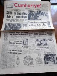 Cumhuriyet Gazetesi - 28 Haziran 1960 - Şakşakçı Basına Paydos Diyelim Yazan Nadir Nadi Köşe Yazısı - Milli Birlik Komitesinin Dünkü Toplantısı Silah Taşıyanlara Dair Af Çıkarılıyor - Cemal Gürselin Partiler İle İlgili Demeci - Sabıklar Banyo Dairelerine Bile Telefon Koydurmuşlar - Yunus Nadi Armağanı Neticesi Belli Oldu Birinci Ekrem Alptekin - Hürriyet Mücadelesinde 8 Objektif Sergisi - Kıbrıslı Türkler Londra Ve Zürih Paktlarını Tanımıyorlar - Aydın Köylerinde İnkılap Aleyhine Beyanname Dağıtan 3 Kişi Yakalandı - Yıldızlar Mahallesinde Komiserdim Beverly Hills Yazan Clinton Anderson Yazı Dizisi - Dümensiz Gemi Yazan Rikkat Köknar Yazı Dizisi - Rockfeller Başkan Adayı Nixon'a Açıkça Cephe Aldı - Resimli Roman Başkasının Günahı Çizen Yves Sayol - Selimiye Koca Sinan Kırkpınar Koca Yusuf Yazan Erdoğan Arıpınar - Fenerbahçe'de Boks Şubesi Kaptanı Halit Çetinkaya İstenilmiyor - Amatör Türkiye Şampiyonu Sakarya Yıldırımspor - İbrahim Karabacak Yendiği Hasan Acar'ın Elini Öpüyor Fotoğrafı