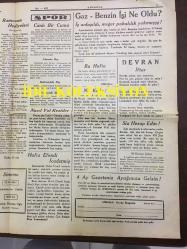 YENİ KÖROĞLU GAZETESİ - 11 OCAK (KANUNUSANİ) 1933 - SAYI: 492 - CAPONLAR YİNE 3000 ÇİNLİ KESİP BİR ŞEHRİ ZAPTETTİLER - İZMİR, AYDIN'DA DEFİNE ARAYAN ZAVALLILARA DOSTÇA BİR LAFIM VAR: DEFİNE TOPRAKTA AMA KAVANOZDA DEĞİL - GÜZELLER, NAFİLE BACAKLARINIZI MOSTRA ETMEYİN ÇÜNKÜ BU YIL AVRUPA'DA MÜSABAKA YAPILMIYOR - LEYLA HANIM 15 SENEY GİYDİ - ARİF DEDE İFTARDA - AKILLI KIZLAR, İNCİRLİ DÜĞÜN - RAMAZAN HEDİYELERİ - HAFIZ EFENDİ İCADETMİŞ - CANLI BİR CUMA - GAZ-BENZİN İŞİ NE OLDU?- SİNEMA ELHAMRA, DUDAKLARDAN GÖNÜLE, MELEK SİNEMASI, KERİM RACANIN OĞLU, RAMON NOVARO - HALİFE İLE HÜLAGU, İSLAM TARİHİ, ARAP HALİFENİN SARAYINDA DÜĞÜN, DEVE YÜKLERİYLE GİDEN ELMAS, ALTIN ve YAKUT HEDİYELERİ. FAKAT TÜRK KIZI ARAP HALİFENİN SARAYINDA RAHAT EDEMEDİ - İÇ ANADOLU SPORCULARI - KULA SPOR KULÜBÜ 1933 FOTOĞRAFI