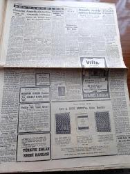 Cumhuriyet Gazetesi - 17 Eylül 1954 - Nutkun İki Esaslı Noktası Yazan Doğan Nadi Köşe Yazısı - Başvekil Adnan Menderes Dün Afyon'da Mühim Bir Nutuk Söyledi - Müslüman Kardeşlerin 3 Temsilcisi Ankara'da - Temsilciler Türkiye'de De Filistin'i Yahudilerden Kurtarma Cemiyeti Kurmak İstediklerini Söylüyorlar - Gülhane Yolsuzluğu Mesulleri - 5. Beynelmilel Sanat Tenkidçileri Kongresi Yazan Selmi Andak - Celal Bayar Ankara'ya Hareket Etti - Belediye Ve Muhtar Seçimleri - Adsız Sultan Yazan Kemal Ragıp Yazı Dizisi - Milli Müdafaa Vekili Ethem Menderes Ankara'ya Gitti - Cibali Karakolu Muammer Karaca Tiyatrosunda - Hala Tanıtamadık Mı Yazan Burhan Felek Köşe Yazısı - Kansere Karşı Yeni Bir İlaç - Mithatpaşa Stadında Gece Maçları Yapılacak - Beşiktaş İsrail'e Gidiyor -  Bir Askeri Lig İhdası Artık Zarurettir Yazan Sulhi Garan - Resimli Romanımız Yeşil Saksı Yazan George Simenon - İstanbul At Yarışlarının Son Haftası - Roja Briyantin - Cutex Tırnak Cilası - Aydın Okul Şişli Bomonti Şubesi