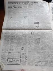 Cumhuriyet Gazetesi - 20 Mart 1954 - Pazarlık Yazan Nadir Nadi Köşe Yazısı - Demokrat Parti'nin Aday Yoklamaları Bir Hafta Tehir Edildi - Milli Futbol Takımımız Bu Sabah Gelecek - İtalyan Hükümeti Komünist Partisine Harp İlan Etti - Doktor Adenauer İle Görüşmeler Başladı - Çarşıkapıda Dün Gece Yangın Çıktı Fotoğraf - Osman Güzel Mağazası Ve Marmara Fotoğrafhanesi Tamamen Yandı - Cumhurbaşkanı Celal Bayar Çankaya'da Adenauer İle Birlikte Fotoğraf - Binicilik Ekibi Bugün Fransa'ya Gidiyor - İnce Memed Yazan Yaşar Kemal Yazı Dizisi - Millet Partisinden Niçin Çekildim Yazan Hikmet Bayur Yazı Dizisi - Mısırlı Kadınlar Açlık Grevine Son Verdiler - Vefa İstanbulspor Maçı - Galatasaray'ın Kıbrıs Seyahati - Çetinkaya Takımı Antrenörü Naci Özkaya - Beşiktaş Kulübünün Senelik Kongresi - Sarayların Aşk İlahesi Desiree Yazan Annemarie Selinko Yazı Dizisi - Arı Bisküvileri - Hawkins Düdüklü Tencere -  Roja Briyantin