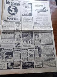 Cumhuriyet Gazetesi - 20 Mart 1954 - Pazarlık Yazan Nadir Nadi Köşe Yazısı - Demokrat Parti'nin Aday Yoklamaları Bir Hafta Tehir Edildi - Milli Futbol Takımımız Bu Sabah Gelecek - İtalyan Hükümeti Komünist Partisine Harp İlan Etti - Doktor Adenauer İle Görüşmeler Başladı - Çarşıkapıda Dün Gece Yangın Çıktı Fotoğraf - Osman Güzel Mağazası Ve Marmara Fotoğrafhanesi Tamamen Yandı - Cumhurbaşkanı Celal Bayar Çankaya'da Adenauer İle Birlikte Fotoğraf - Binicilik Ekibi Bugün Fransa'ya Gidiyor - İnce Memed Yazan Yaşar Kemal Yazı Dizisi - Millet Partisinden Niçin Çekildim Yazan Hikmet Bayur Yazı Dizisi - Mısırlı Kadınlar Açlık Grevine Son Verdiler - Vefa İstanbulspor Maçı - Galatasaray'ın Kıbrıs Seyahati - Çetinkaya Takımı Antrenörü Naci Özkaya - Beşiktaş Kulübünün Senelik Kongresi - Sarayların Aşk İlahesi Desiree Yazan Annemarie Selinko Yazı Dizisi - Arı Bisküvileri - Hawkins Düdüklü Tencere -  Roja Briyantin