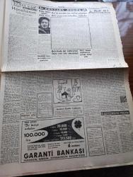 Cumhuriyet Gazetesi - 29 Mayıs 1959 - CHP Meclis Grubu Dün Bir Bildirildi Yayınladı - Amerika Feza Yolunu Dün İnsanlara Açtı - Canlı Olarak Dünyaya Dönen İlk Feza Yolcuları Maymunlar Fotoğrafı - Demokrat Parti Genel Merkezi Cumhuriyetçi Köylü Millet Partisinde Çözülme Olduğunu Bildiriyor - Maçkada Taşlık Tenis Kulübü Basıldı - Amerikan Bandosu Fotoğrafı -  Bahar Ve Çiçek Bayramı - İstanbul'un 506. Fetih Yıldönümü - Kurtlar Ulurken Yazan Alix Andre Yazı Dizisi - Bay Oscar Karikatür - 1958 1959 Yunus Nadi Armağanı Röportaj Müsabakası -  Marlene Dietrich Kadınlara Nasihat Veriyor - Uluç Ali Yazan Halikarnas Balıkçısı Yazı Dizisi - Gary Grant Cazibesinin Sırrını İtiraf Etti - Kırlangıç Zeytinyağları - Papa 11 Haziran'da Celal Bayar'ı Kabul Edecek - Devrim Tarihi İmtihanında Bir Hadise - Avrupa Basketbol Şampiyonası - Doğu Almanya İle Oynuyoruz - Fenerbahçe Haftaya Doğan Türk Birliğinin Davetlisi Olarak Kıbrısa Gidiyor - 3. Akdeniz Oyunlarına Lübnan Hazırlanıyor - Federasyon Kupası