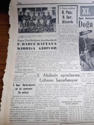 Cumhuriyet Gazetesi - 29 Mayıs 1959 - CHP Meclis Grubu Dün Bir Bildirildi Yayınladı - Amerika Feza Yolunu Dün İnsanlara Açtı - Canlı Olarak Dünyaya Dönen İlk Feza Yolcuları Maymunlar Fotoğrafı - Demokrat Parti Genel Merkezi Cumhuriyetçi Köylü Millet Partisinde Çözülme Olduğunu Bildiriyor - Maçkada Taşlık Tenis Kulübü Basıldı - Amerikan Bandosu Fotoğrafı -  Bahar Ve Çiçek Bayramı - İstanbul'un 506. Fetih Yıldönümü - Kurtlar Ulurken Yazan Alix Andre Yazı Dizisi - Bay Oscar Karikatür - 1958 1959 Yunus Nadi Armağanı Röportaj Müsabakası -  Marlene Dietrich Kadınlara Nasihat Veriyor - Uluç Ali Yazan Halikarnas Balıkçısı Yazı Dizisi - Gary Grant Cazibesinin Sırrını İtiraf Etti - Kırlangıç Zeytinyağları - Papa 11 Haziran'da Celal Bayar'ı Kabul Edecek - Devrim Tarihi İmtihanında Bir Hadise - Avrupa Basketbol Şampiyonası - Doğu Almanya İle Oynuyoruz - Fenerbahçe Haftaya Doğan Türk Birliğinin Davetlisi Olarak Kıbrısa Gidiyor - 3. Akdeniz Oyunlarına Lübnan Hazırlanıyor - Federasyon Kupası
