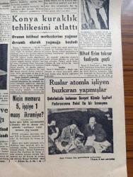 Cumhuriyet Gazetesi - 3 Mayıs 1956 - Sen Seni Bil Yazan Nadir Nadi Köşe Yazısı - Çankaya Toplantılarına Dün De Devam Olundu - 300 Milyon Dolar Yerine Bir Makale - Adnan Menderes Clarence Randall İle Beraber Fotoğraf - Döviz Kaçakçılığı Davasına Başlandı - Vali Fahrettin Kerim Gökay Dün Sinirli Bir Toplantı Yaptı - Cannes Film Festivalindeki Yıldızlar Kim Novak Ve Ginger Rogers Fotoğrafı - Konya Kuraklık Tehlikesini Atlattı -  Nihat Erim Faaliyete Geçti -  İki Devrin Perde Arkası Anlatan Teşkilatı Mahsusa Ve Milli Müdafaa Grubu Başkanı Albay Hüsamettin Ertürk Yazı Dizisi - Perçemli Adam Yazanlar Nihal Karamağaralı Ve Va Nü Yazı Dizisi - Boğa Kulağından Hediye - Şu Turizm Meselesi Yazan Burhan Felek - İstanbul'a Gelen Artist Alice Faye'ye Badem Ezmesi - Türkiye İş Bankası - Karacaoğlan Yazan Yaşar Kemal Resimleyen Münif Fehim - Yaşayan Çöl Filmi Lale Sinemasında -  Zeki Müren Kemal Film'de Fotoğrafı - İstanbul Kız Lisesi  Basketbol Kız Şampiyonu Oldu-Merkez Ceza Heyeti Başkanı Basri Onat