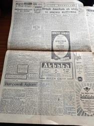 Cumhuriyet Gazetesi - 3 Mayıs 1956 - Sen Seni Bil Yazan Nadir Nadi Köşe Yazısı - Çankaya Toplantılarına Dün De Devam Olundu - 300 Milyon Dolar Yerine Bir Makale - Adnan Menderes Clarence Randall İle Beraber Fotoğraf - Döviz Kaçakçılığı Davasına Başlandı - Vali Fahrettin Kerim Gökay Dün Sinirli Bir Toplantı Yaptı - Cannes Film Festivalindeki Yıldızlar Kim Novak Ve Ginger Rogers Fotoğrafı - Konya Kuraklık Tehlikesini Atlattı -  Nihat Erim Faaliyete Geçti -  İki Devrin Perde Arkası Anlatan Teşkilatı Mahsusa Ve Milli Müdafaa Grubu Başkanı Albay Hüsamettin Ertürk Yazı Dizisi - Perçemli Adam Yazanlar Nihal Karamağaralı Ve Va Nü Yazı Dizisi - Boğa Kulağından Hediye - Şu Turizm Meselesi Yazan Burhan Felek - İstanbul'a Gelen Artist Alice Faye'ye Badem Ezmesi - Türkiye İş Bankası - Karacaoğlan Yazan Yaşar Kemal Resimleyen Münif Fehim - Yaşayan Çöl Filmi Lale Sinemasında -  Zeki Müren Kemal Film'de Fotoğrafı - İstanbul Kız Lisesi  Basketbol Kız Şampiyonu Oldu-Merkez Ceza Heyeti Başkanı Basri Onat