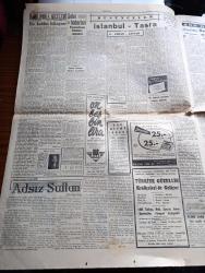 Cumhuriyet Gazetesi - 18 Eylül 1954 - Tunçbilek Elektrik Santralinin Temeli Dün Törenle Atıldı - Başvekil Adnan Menderes Afyon'da Çimento Fabrikasının Temel Atma Töreninde Nutkunu Söylerken Fotoğraf - Cumhurbaşkanı Celal Bayar Halkı Selamlıyor - Polis Ziya Sebat İşlediği Cinayeti Aydınlatıyor - Ankara'ya Gelen Müslüman Kardeşlerin Temsilcileri - Adsız Sultan Yazan Kemal Ragıp Yazı Dizisi - Londra Geceleri Yazan Robert Fabian Yazı Dizisi - Taksim Belediye Bahçesi Boşaltılıyor - Bulgaristan'da Ayaklanma - Trafik Kanununa Uymayanlara Verilecek Ceza - Arap Aleminin Meşhur Şarkıcısı Ümmü Gülsüm Bir Doktorla Nişanlandı - Fenerbahçe Galatasaray Anlaşmazlığı Sona Erdi - Beşiktaşlılar İsrail'e Gittiler - Sovyet Rusya Atletizm Şampiyonası - Amerika'da Eski Otomobillerin İştirak Ettiği Yarış Fotoğrafı - Denedikten Tarihi Gondol Festivali Fotoğrafı - Resimli Roman Yeşil Saksı Yazan George Simenon Yazı Dizisi - Film Yıldızı Neriman Köksal Puro Tuvalet Sabunu Kullanıyor - Arı Bisküvileri - Radyolin