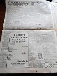Cumhuriyet Gazetesi - 18 Eylül 1954 - Tunçbilek Elektrik Santralinin Temeli Dün Törenle Atıldı - Başvekil Adnan Menderes Afyon'da Çimento Fabrikasının Temel Atma Töreninde Nutkunu Söylerken Fotoğraf - Cumhurbaşkanı Celal Bayar Halkı Selamlıyor - Polis Ziya Sebat İşlediği Cinayeti Aydınlatıyor - Ankara'ya Gelen Müslüman Kardeşlerin Temsilcileri - Adsız Sultan Yazan Kemal Ragıp Yazı Dizisi - Londra Geceleri Yazan Robert Fabian Yazı Dizisi - Taksim Belediye Bahçesi Boşaltılıyor - Bulgaristan'da Ayaklanma - Trafik Kanununa Uymayanlara Verilecek Ceza - Arap Aleminin Meşhur Şarkıcısı Ümmü Gülsüm Bir Doktorla Nişanlandı - Fenerbahçe Galatasaray Anlaşmazlığı Sona Erdi - Beşiktaşlılar İsrail'e Gittiler - Sovyet Rusya Atletizm Şampiyonası - Amerika'da Eski Otomobillerin İştirak Ettiği Yarış Fotoğrafı - Denedikten Tarihi Gondol Festivali Fotoğrafı - Resimli Roman Yeşil Saksı Yazan George Simenon Yazı Dizisi - Film Yıldızı Neriman Köksal Puro Tuvalet Sabunu Kullanıyor - Arı Bisküvileri - Radyolin