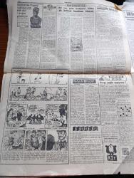 Cumhuriyet Gazetesi - 18 Ocak 1962 - Başbakan İsmet İnönü Demokrasiden Vazgeçilmeyecek  Dedi - Bir İki Yıl Geri Bırakılsa Yazan Nadir Nadi Köşe Yazısı - Dominikte İktidarı Dün Bir Sivil Askeri Cunta Ele Aldı - Ragıp Gümüşpala Adalet Partisi Ve CHP Gericilik Ve Komünizmi Tenkil Edecektir Dedi - Kayseri'de 4 Yassıada Mahkumuna Dün Geniş Çapta Tezahürat Yapıldı - Erguvan Ağacı Yazan A. J. Cronin Yazı Dizisi - Soğuk Algınlığına Karşı Vicks - Tiyatro Cüneyt Gökçer Ne Diyor Yazan Lütfi Ay - Devlet İşleri Yazan Burhan Felek Köşe Yazısı - Mussolini'nin Oğlu İle Sophia Loren'in Kız Kardeşi Üç Mart'ta Evleniyorlar - İstatistikler Fransız Halkının Brigitte Bardot'tan Bıktığını Söylüyor - Bay Oscar Karikatür - İstanbul'un Taşı Toprağı Yazan Orhan Kemal Yazı Dizisi - Bugünkü Radyo Programı - Dolmabahçe Stadına Nihayet Dün Işıklandırma Direklerinin İlki Dikildi - İstanbul Kız Lisesi Voleybolda Şampiyon - Fenerbahçe Beşiktaş Rövanşı Oynuyorlar - Gripin