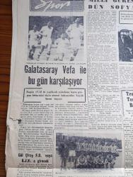 Cumhuriyet Gazetesi - 18 Haziran 1958 - Londra Kıbrıs Planını Dün Açıklayamadı - İngiltere Kıbrısa Süratle Askeri Kuvvet Sevkediyor - Erzurum'da 50 Bin Kişi Kıbrıs İçin Ant İçti - Macar İhtilalinin Lideri Başbakan Nagy İdam Edildi - Kurbanlık Ve Et Fiyatları Belli Oldu - Kıbrıs'ta Rumlar Sivil Bir Ordu Kuruyorlar - Şu Komünist Denen Adam Yazan Edgar Hoover Yazı Dizisi - Tuzak Yazan Guy Des Cars Yazı Dizisi - Lapçinin Fikri Yazan Burhan Felek Köşe Yazısı - Karaköyde Yapılacak Yeni İstimlakler - Türkiye İş Bankası - 1900 Yılında İdi Yazan Ve Çizen Salih Erimez - Fay Temizleme Tozu - Cumhuriyet Kupası Galibi Karagümrük Yazan Cem Atabeyoğlu Fotoğrafı - Galatasaray Vefa İle Bugün Karşılaşıyor - Bursa Şampiyonu Güvenspor Fotoğrafı - Atlet Gül Çiray Fenerbahçe Veya Beşiktaşa Girecek - Transfer 2 Temmuzda Başlıyor - Türkiye Almanya Temsili Boks Takımları Karşılaşacak - Milli Güreş Takımımız Dün Sofyaya Gitti - Taç Eşarpları - Rulo Basımevi - Kuştüyü Fabrikası - İntikam Günü Filmi  Ar Sinemada