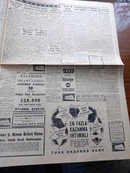 Cumhuriyet Gazetesi - 25 Kasım 1956 - Irak Suriye Hududu Dün Kapatıldı - Mısır Diktatörü Nasır Dün Yeni Bir Hadise Çıkardı - Rusya'dan Gelen Silahların Boşaltıldığı Lazkiye Limanını Gösterir Harita - Türkiye 3. Dünya Harbini Önledi - Gaz Karnelerinin Dağıtımına Başlanıyor Fotoğrafı - Bol Balıktan Şikayet - Avrupa Petrol Buhranı Nasıl Başladı Ve Yayıldı - Dünya Sulhunu Tehlikeye Atan Ortadoğu Petrolleri Yazan Yüksek Petrol Mühendisi Tevfik Sadullah - Yeni Bir Teknik Bilim Durağı Yazan Hasan Ali Yücel - Ankara Vapuru 30 Kasım'da Sefere Çıkıyor - Haftanın Şakaları Yazan Burhan Felek - Tarihin Tarihi İmparatoriçe Öjeni Yazan Alain Decause - İstanbul Belediyesi Şehir Tiyatrosu Dram Kısmında Gizli Anne Oyunu - Suriye Toprakları Üzerinden Gündüzleri Uçak Geçmesini Yasak Etti - Türkiye Çekoslovakya Milli Maçı Bugün Oynanıyor - XVI. Olimpiyat Oyunları - Amerikalı Atletlerin Başarılı Günü - Güreş Biletleri Karaborsada - Kasımpaşa Beyoğlusporu 2 1 Yendi - Beşiktaş Beykoz Maçı Bugün Oynanıyor