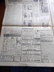 Cumhuriyet Gazetesi - 25 Kasım 1956 - Irak Suriye Hududu Dün Kapatıldı - Mısır Diktatörü Nasır Dün Yeni Bir Hadise Çıkardı - Rusya'dan Gelen Silahların Boşaltıldığı Lazkiye Limanını Gösterir Harita - Türkiye 3. Dünya Harbini Önledi - Gaz Karnelerinin Dağıtımına Başlanıyor Fotoğrafı - Bol Balıktan Şikayet - Avrupa Petrol Buhranı Nasıl Başladı Ve Yayıldı - Dünya Sulhunu Tehlikeye Atan Ortadoğu Petrolleri Yazan Yüksek Petrol Mühendisi Tevfik Sadullah - Yeni Bir Teknik Bilim Durağı Yazan Hasan Ali Yücel - Ankara Vapuru 30 Kasım'da Sefere Çıkıyor - Haftanın Şakaları Yazan Burhan Felek - Tarihin Tarihi İmparatoriçe Öjeni Yazan Alain Decause - İstanbul Belediyesi Şehir Tiyatrosu Dram Kısmında Gizli Anne Oyunu - Suriye Toprakları Üzerinden Gündüzleri Uçak Geçmesini Yasak Etti - Türkiye Çekoslovakya Milli Maçı Bugün Oynanıyor - XVI. Olimpiyat Oyunları - Amerikalı Atletlerin Başarılı Günü - Güreş Biletleri Karaborsada - Kasımpaşa Beyoğlusporu 2 1 Yendi - Beşiktaş Beykoz Maçı Bugün Oynanıyor