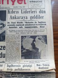 Cumhuriyet Gazetesi - 3 Nisan 1957 - Batı Almanya Başbakanı Adenauer Memleketimize Kısa Bir Ziyarette Bulundu  Adnan Menderes'in Elini Sıkarken Fotoğraf - Pide Kuyruğu Fotoğrafı - Hürriyet Partisi Ve Bahar Havası - Kıbrıs Liderleri Doktor Fazıl Küçük Ve Faiz Kaymak Dün Ankara'ya Geldiler - Zeytinyağı İhracatçılarına Yüzde 100 Prim Verilecek - Cezayir Hadiseleri İçin Sözlü Soru - Milletvekili İrfan Aksu'nun Demokrat Parti'den İhracı İstendi - 50 Yıl Evvelki Kuleli'den Hatıralar Nizamiye Kapısı Yazan Hasan Amca Yazı Dizisi - Kırkıncı Oda Yazan Peride Celal Yazı Dizisi - Avrupa'da Komünist Gazeteler Kapanıyor - Amerika Süveyş Kanalını Boykot Etmeyecek - Kızımız Ayla Helvacıoğlu'nun Stuttgart Radyosunda Gösterdiği Başarı - Televizyon Zararlı İmiş - Cumhuriyet Tefrikası Kör Düğüm Çeviren Hatice Vildan Yazı Dizisi - Galatasaray Basketbolda Beşiktaş'ı 81 53 Yendi - Futbolun Yaşayan Kralı Stanley Matthews - Alphons Halimi Horoz Siklet Dünya Şampiyonu Oldu - General Electric Ampul
