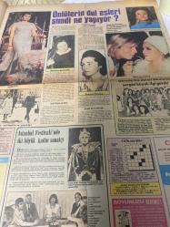 HÜRRİYET GAZETESİ HÜRRİYET KELEBEK TV GAZETESİ - 5 Temmuz 1976 -güneş tecelli-Ajda Pekkan kendine dudak arıyor-kadında yaş dönümü-ünlülerin dolu işleri şimdi ne yapıyor-prenses Fevziye-Süreyya-Kral Karlos eşi Sophie ve çocukları-yarışma-İstanbul Festivali'nde iki büyük kadın sanatçı boyunuzu uzatınız Mesut mertcan radyodan TV'ye geçti-komiser Kolomb'u geride bırakan film-hedef 12 başlıyor-Füsun Önal yedi şarkı söyleyecek-ve bir sinema olacak-haftanın karikatürü