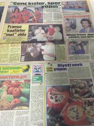 HÜRRİYET GAZETESİ HÜRRİYET KELEBEK TV GAZETESİ - 24 Temmuz 1986- Çandarlı'da Çifte baskın-erken migunuyoruz-öğretmeninizsuna yıldızoğlu-uzman görüşü-kaybettiğimiz eşyanın geleceği-diy zevk yapın-Derya ağırbaş-Yılmaz Zafer-gölgede kalan yıllar-Fransız kuaförler mat oldu-genç kızlar spor yapın-İlhan İrem'den resim sergisi-bakteriler- kelebek falımz-tıp merkezi-ilaç bulundu-günün adamı-gelincik kızın öyküsü-karikatür-mağazadaki kadın