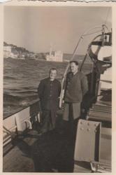 1930 LU YILLAR İSTANBUL BOĞAZI DOLMABAHÇE CAMİ ÖNÜNDE  VAPUR GEMİ GÖRSELLİ SİYAH BEYAZ FOTOĞRAF