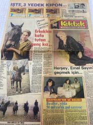HÜRRİYET GAZETESİ HÜRRİYET KELEBEK TV GAZETESİ DOĞUM GÜNÜ GAZETESİ - 7 Nisan 1985 - Gündüz Tezmen-koç-Aslan-yay-boğa-Başak-oğlak-ikizler-Terazi-kova-yengeç-akrep-balık-bizimkiler-fatoş-Güngörmüşler-dedektif Nik-kayıp Kent-Kavanagh-chıcyoung-darp hanenin üç meleği-bu eller yılda 50 milyarlık pul sayıyor-Emel Sayın-rengin uz-Çiğdem—gülay Kınış-Hülya değer-kafiye tamakkah-emine kadın-sihirli eller-mini öğütler-Coşkun Sabah-gülistan Okan-parktaki kadın-Samim değer-tugay Toksöz-Işık Okyanus-Çiğdem İşbilir-Kadir birleşen-vanilyalı kurabiye-merkez lokantası-Suna Tanaltay-psikolog Sunahanım-Tamer Güvenç-fırıncı baba- esmeray-güzellik uzmanı melahat Avşar-kitap dünyası - İdil Koleksiyon
