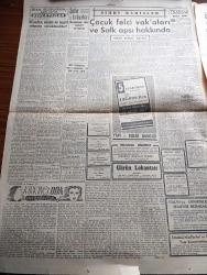 Cumhuriyet Gazetesi - 29 Mart 1957 - İngiltere Papaz Makarios'u Serbest Bıraktı - Doktor Fazıl Küçük'ün Adnan Menderes'e Çektiği Telgraf - Amerika Mağazalar Kralı Zimmerman İstanbul'da - Almanya Müdafaa Vekili Josef Strauss'un Başbakan Adnan Menderes'e Mesajı - Mısırın İstilasına Dair Yapılan İfşaat - CHP'de İstifalar - Kıbrıs'ta Türkler Müteessir -Oscar Kazananlar En İyi Aktrist Ingrid Bergman Ve En İyi Aktör Yul Brynner Fotoğraf - Model Parlamento Dün Çalışmalarına Başladı - İdam Sehpasında Can Veren Devletliler Derleyen Cemaleddin Saraçoğlu Yazı Dizisi - Kırkıncı Oda Yazan Peride Celal Yazı Dizisi - Çocuk Felci Vakaları Ve Salk Aşısı Hakkında Yazan Dr. Cihad Tahsin Gürson -  Beyfendi Muhterem Yazan Burhan Felek Köşe Yazısı - Futbolumuzun Büyük Bir Kaybı Ali Gençay Vefat Etti Fotoğraf - Fenerbahçe'de 50. Yıl Hazırlıkları - Silahlı Kuvvetler Boks Şampiyonası Bugün Başlıyor - İngiltere Kral Kupasında Aston Villa Finalist