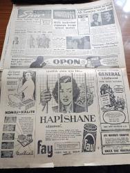 Cumhuriyet Gazetesi - 29 Mart 1957 - İngiltere Papaz Makarios'u Serbest Bıraktı - Doktor Fazıl Küçük'ün Adnan Menderes'e Çektiği Telgraf - Amerika Mağazalar Kralı Zimmerman İstanbul'da - Almanya Müdafaa Vekili Josef Strauss'un Başbakan Adnan Menderes'e Mesajı - Mısırın İstilasına Dair Yapılan İfşaat - CHP'de İstifalar - Kıbrıs'ta Türkler Müteessir -Oscar Kazananlar En İyi Aktrist Ingrid Bergman Ve En İyi Aktör Yul Brynner Fotoğraf - Model Parlamento Dün Çalışmalarına Başladı - İdam Sehpasında Can Veren Devletliler Derleyen Cemaleddin Saraçoğlu Yazı Dizisi - Kırkıncı Oda Yazan Peride Celal Yazı Dizisi - Çocuk Felci Vakaları Ve Salk Aşısı Hakkında Yazan Dr. Cihad Tahsin Gürson -  Beyfendi Muhterem Yazan Burhan Felek Köşe Yazısı - Futbolumuzun Büyük Bir Kaybı Ali Gençay Vefat Etti Fotoğraf - Fenerbahçe'de 50. Yıl Hazırlıkları - Silahlı Kuvvetler Boks Şampiyonası Bugün Başlıyor - İngiltere Kral Kupasında Aston Villa Finalist