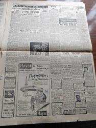 Cumhuriyet Gazetesi - 28 Mart 1957 - Herriot'a Dair Yazan Nadir Nadi Köşe Yazısı - Üstad Halid Ziya Uşaklıgil'in Ölüm Yıldönümü - Kızıl Çin'den 22 Mülteci Geldi Fotoğraf - Kırşehir'e Aid Tasarı Başbakanlığa Verildi - Münakalat Vekili Arif Demirer Yeşilköy Havaalanında - Dolmabahçe Stadında Genç Millilerimiz İle Karşılaşacak Polonya Milli Takımı Geldi - Hürriyet Partisi Muzaffer Timur'a Cevap Veriyor - Amerika'nın İran'a Yardımı Artıyor - Makarios'la Görüşülmesine Kıbrıs Türkleri Muhalif - Meccani Telefonlardan Ücret Alınacak - İdam Sehpasında Can Veren Devletliler Derleyen Cemaleddin Saraçoğlu Yazı Dizisi - Kırkıncı Oda Yazan Peride Celal Yazı Dizisi - Türkiye'den Geçirilecek Petrol Boruları - Ermeni Patriği Boğos Kireçyan Evvelki Gece Tecavüzü Uğradı - Artist Zsa Zsa Gabor'un Saçları 350 Bin Liraya Kesilecek -  Burhan Felek Köşe Yazısı - Kadın Moda Köşesi - Piyale Makarnası - Nivea Krem - Beynelmilel Üçüncü Uludağ Kupası Kayak - Beyoğluspor 1 Emniyet 0 Fotoğraf - A Milli Takım