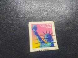 Amerika Birleşik Devletleri Pulu - USA Stamp -  Mektup Zarfından Kesilmiş  / Postadan Geçmiş Pul Filateli - AMERİKAN PULU ÖZGÜRLÜK HEYKELİ TEMALI , 32 PARA