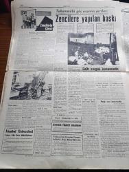 Cumhuriyet Gazetesi - 20 Şubat 1964 - İsmet İnönü Dün TBMM'de Bir Konuşma Yaptı - Sıkıyönetim Ankara Ve İstanbul İllerinde Dün İki Ay Daha Uzatıldı - Rusya Türkiye Aleyhinde İki Teşebbüsünde Muvaffak Olamadı - İstanbul'da Dokuz Yeraltı Geçidi İnşa Edildi - Türk İş Reformları Sabote Edenlerin Karşısında Olduğunu Açıkladı - Saidi Nursi'nin Resmi Önünde Ayin Yapan Nurcular Tevkif Edildi - İngiltere Kıbrısa 2 Bin Asker Yolluyor - Vakit Yakın Yazan İlhan Selçuk Köşe Yazısı - İstanbul Metrosu Yazan Yüksek Mühendis Akif Göksel - Orhan Kalkavan Vefat İlanı - Vergi Muvazenesi Yazan Burhan Felek Köşe Yazısı - İstanbul Ankara Radyosu Programı - Zencilerin Çilesi Yazan Vecdi Kızıl Demir Yazı Dizisi - Real Madrid Takımında Bir Türk Can Bartu - İtalya'da Can Bartu Haftanın Futbolcusu Fotoğraf - Fenerbahçeli Mehmet Ali Has Kıbrıslı Kardeşlerimizle Yanyana Çarpışıyor - Feriköyü Yeni Yılda Lefter Küçükandonyadis Çalıştıracak