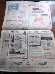 Cumhuriyet Gazetesi - 2 Temmuz 1950 - Kore'den Formoza'ya Başmakale - Güney Kore'de Savaş Şiddetlendi - İsveç De Komünistlere Karşı Cephe Aldı - CHP Kurultayında Dün Alınan Kararlar - Nihat Erim Eski Milletvekilini Ve Delegelerden Bazılarıyla Konuşurken Fotoğraf - İstanbul Milletvekili Senihi Yürüten Ve Kore Harbi - Muzaffer Kayalıbay Hadisesinin Yeni Tahkikat Safhası - Denizcilik Bayramı Dün Tezahüratla Kutlandı Fotoğraf - İstanbul Sergisi Dün Törenle Açıldı Fotoğraf - 3. Dünya Harbi Nasıl Olacak Yazan İngiliz İstihbarat Subayı Philipp Reynoids Yazı Dizisi - Horoz Yazan Falih Rıfkı Atay - Haftanın Şakaları Yazan Burhan Felek - İstanbul Radyosunun Yeni Programı - Posta Güvercini Yazan Kerime Nadir Yazı Dizisi - Türkiye Güzellik Kraliçesi Müsabakası Edib Soyer Fotoğraf - Üç Silahşörler Yazan Alexandre Dumas - Perihan Altındağ Sözeri Ahmet Üstün Ve Mefharet Yıldırım Cağaloğlu Çiftesaraylar Bahçesinde - İster İnan İster İnanma Yazan Ripley - Müşavir Paşa Yazan Haluk Yusuf Şehsuvaroğlu