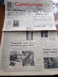Cumhuriyet Gazetesi - 20 Kasım 1946 - Fransız Komünistleri Ne Düşünüyor Yazan Nadir Nadi Köşe Yazısı - Güvenlik Konseyi Müdürleri Biten Üyelikler Yerine Suriye Belçika Ve Columbia Devletleri Seçildi - Memur Ve Subayların Aylıklarına Zam - Yunanistanda Savaşa Hava Kuvvetleri De İştirak Ediyor - Celal Bayar ve Muğla'da Ona Refakat Eden Adnan Menderes - Eski Meclisi Mebusan Reisi Halil Menteşe'nin Hatıraları Yazı Dizisi - Köylünün Kalkınma Davası Yazan Yusuf Mazhar Aren - Güreşçilerimiz Yarın Geliyor - Yavuz Sultan Selim Ağlıyor Yazan Feridun Fazıl Tülbentçi Yazı Dizisi - İngiltere'nin Dış Politikası Yazan Ömer Rıza Doğrul Köşe Yazısı - Fethi Erdem Beyoğlu Belediye Hastanesi Başhekimliğine Tayin Edilmiştir - Neye Yarar Yazan Burhan Felek Köşe Yazısı - İsmail Dümbüllü Tiyatrosu Ve Suzan Yakar Bakırköy Yeni Sinemada - Roma'da İngiliz Elçiliğine Suikast Yapanlar - Hakemin Pehlivanlığı Yazan İsmail Habib Sevük - Gençlik Günahı Filmi Taksim Sinemasında - Garp Tarihinden Meraklı Sayfalar