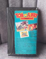 TOM & JERRY VHS KASET. KASET ORJİNAL VE TEMİZ.  KARTONETİ ORJİNAL.  ANCAK KUTUSU ORJİNAL DEĞİL.  KOLEKSİYONLUK NADİR