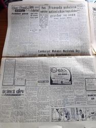 Cumhuriyet Gazetesi - 10 Nisan 1958 - Profesör Hüseyin Nail Kubalı Dün Kürsüsüne İade Edildi - Hüseyin Nail Kubalı'ya Sorulan Sorular - İstanbul'da İstimlak Faaliyeti - Subayların Memurların Aylıkları Arasında Eşitsizlik Kaldırılıyor - İngiliz Elçisi James Bowker Dün Fatin Rüştü Zorlu İle Görüştü - Elazığlı Öğrenciler Kıbrıs'a Gönderecekleri Bir Bayrak İçin Kan Vermekteler - Mareşal Fevzi Çakmak'ın 8. Vefat Yıldönümü - Bir Yıl Müddetle Yeni Bir Banka Açılmayacak - Celal Bayar'ın Almanya Ziyareti - Üçüncü Alev Yazan Nihal Karamağaralı Yazı Dizisi - Laiklik İnkılabının Yıldönümü - Personel Kanunu Münasebetiyle Yazan Burhan Felek Köşe Yazısı - Migros'u Islah Etmeli - Hipnotizmanın Tıpta Yeni Bir Zaferi - Ulus Gazetesi Dün Bir Ay Müddetle Kapatıldı - Manchester Milan Maçlarının Tarihleri Belli Oldu -  İzmir'in Şampiyonu Altay Fotoğraf - Fenerbahçe Dün İstanbul'a Döndü - Milli Takımımız Dün Akşam Belli Oldu - Spor Sarayına Şekil Veriliyor - Beynelmilel Güreş Federasyonu Başkanı Vehbi Emre