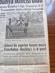 Hürriyet Gazetesi - 23 Mayıs 1960 - Üniversite İmtihanları Ekim Ayında - Ankara'da Gece Yasağı Uzatıldı - Nehru Dün Akşam İstanbul'a Geldi - İstanbul'da Su Kuyruğu Fotoğraf - Cannes Film Festivalinde Sükse Yapan Danik Patisson Fotoğraf -  Türkler İçin Kıbrısta 530 Memurluk Boş -Tanınmış Ressam İbrahim Çallı Vefat Etti - Televizyon İçin Faaliyete Geçildi- İsimsiz Kadın  Yazan Theresa Drake Yazı Dizisi - Eminönü Beyazıt Yolu İçin istimlak  - Kadınlar Birliği Kongresinde Şarkıcıların Soyunması Ağır Tenkidlere Yol Açtı - Liz Taylor Hanımefendi Olmak Merakına Kapıldı - Kalp Aldanmaz Aşk Ve Macera Romanı Çizen Faruk Geç - Sophia Loren Milyoner Kadın Filmini Çevirecek - Hürrem Sultan Yazan Feridun Fazıl Tülbentçi Yazı Dizisi - DYO Boya - Ordu Futbol Takımımız Dünya İkincisi Oldu - Adana'da Yapılan Hususi Maçta Fenerbahçe Beşiktaş'ı 2 0 Yendi - Sofyada Atletizm Müsabakalarında Çetin Şahiner 1. Oldu - Kara Kuvvetleri Atletizm Müsabakalarında Harp Okulu Kazandı - Spor Toto Neticeleri