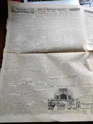 Cumhuriyet Gazetesi - 1 Ağustos 1939 - Gençliğin Terbiyesi Yazan Nadir Nadi Başmakale - İngiliz Sovyet Anlaşması - Tokyo Sokaklarında İngiltere Aleyhine Büyük Nümayişler - Halk Bankası Müdürü Ata Evcim İzahat Veriyor - Mahfiruz Sultan Yazan Kadircan Kaflı Yazı Dizisi - Topkapı Sarayı Bahçesinde Yapılan Hafriyat - Alman Prodüksiyonunun Son Listesi - Kant'ın Kozmogonisi Yazanlar Profesör Salih Murat- Dün Yapılan Yelken Yarışları - Balkan Bisiklet Şampiyonası - Uçurumda Bir Genç Kız Yazan Server Bedi - Yıldırım Harbi Nedir Yazan Abidin Daver - Kıyamet Kopuyor Yazan Maurice Dekobra Yazı Dizisi - Günün Bulmacası - Kodak - Arıların Yaşayışı - Ziraat Bankası - Hasan Traş Bıçağı - Fosfarfol Kan Kuvvet İştah Şurubu - Remington Daktilo - Krem Kanzuk - Hitler Beyrutta - Filistin Tedhişçileri Lideri Abdurrahman Ammanda - İzmir Kızılay Reisi Cevdet Fuat Vefat Etti - Fransa'da Büyük Seçimin Tehiri Yazan Peyami Safa - Taklit Türk Sigaraları - Yugoslav Talebeleri Topkapı Sarayında Fotoğraf